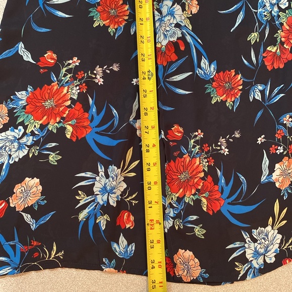 Tahari - Floral semi sheer kimono. size S/M - Picture 8 of 8